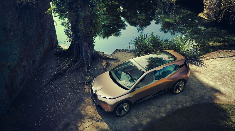 Illustration for article titled The BMW Vision iNext Concept Is a Whole Lot to Look At